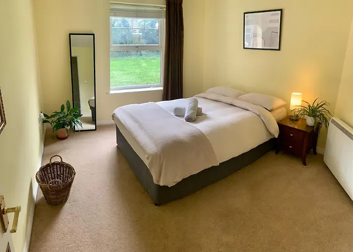 Peaceful Garden View Apt. Close To Central London